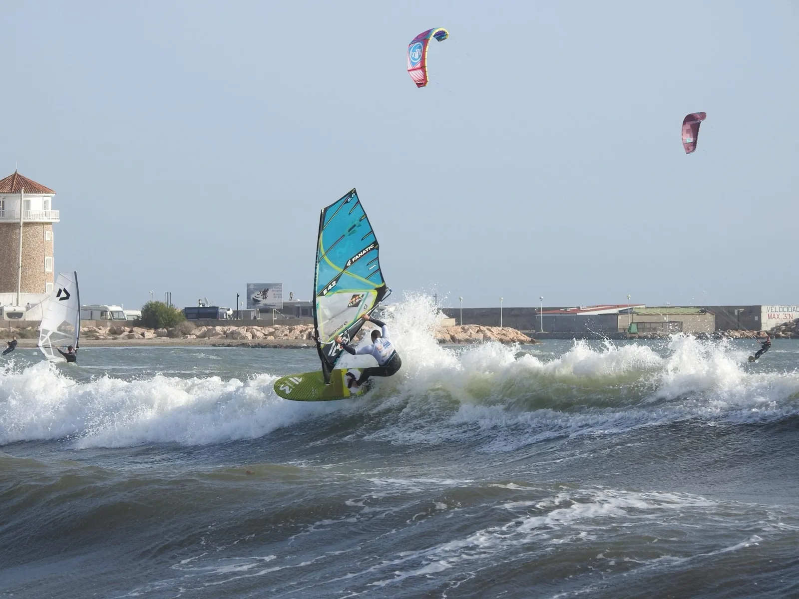 El viento de poniente da la bienvenida a la Copa de Andalucía · foto 1 de 4