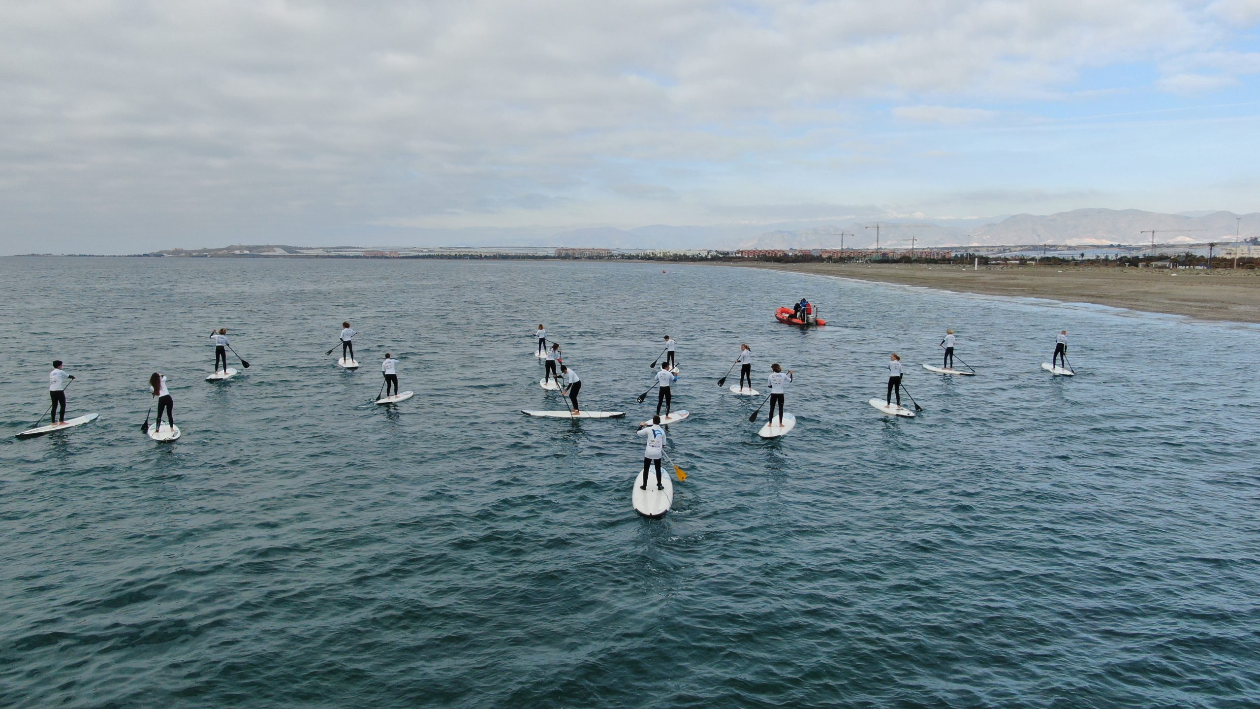 Travesía de SUP en grupo en la bahía de Almerimar