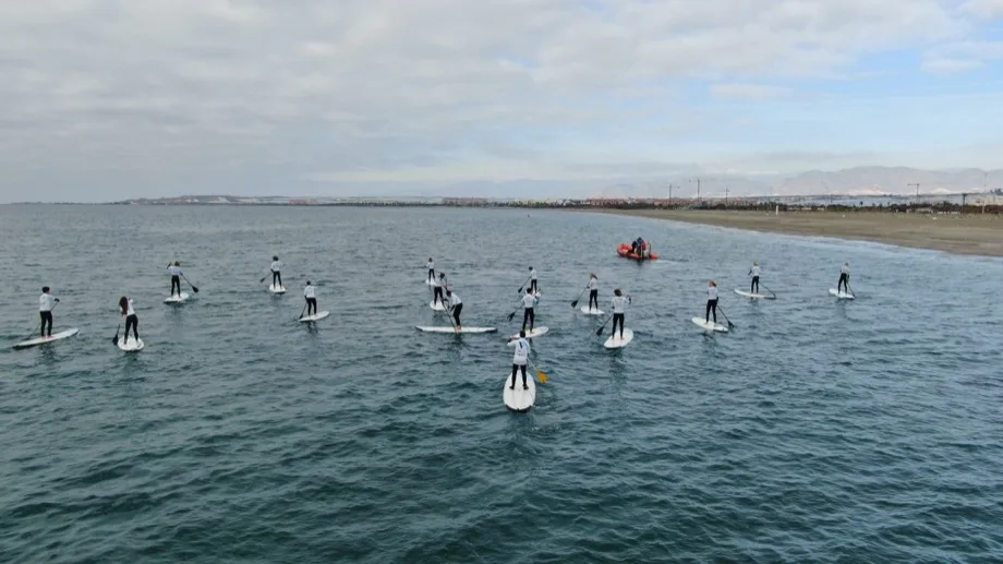 Travesía de SUP en grupo en la bahía de Almerimar