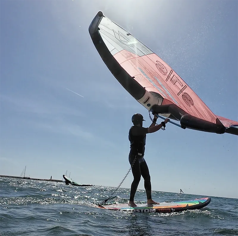 Clase de iniciación de wing foil en Almerimar